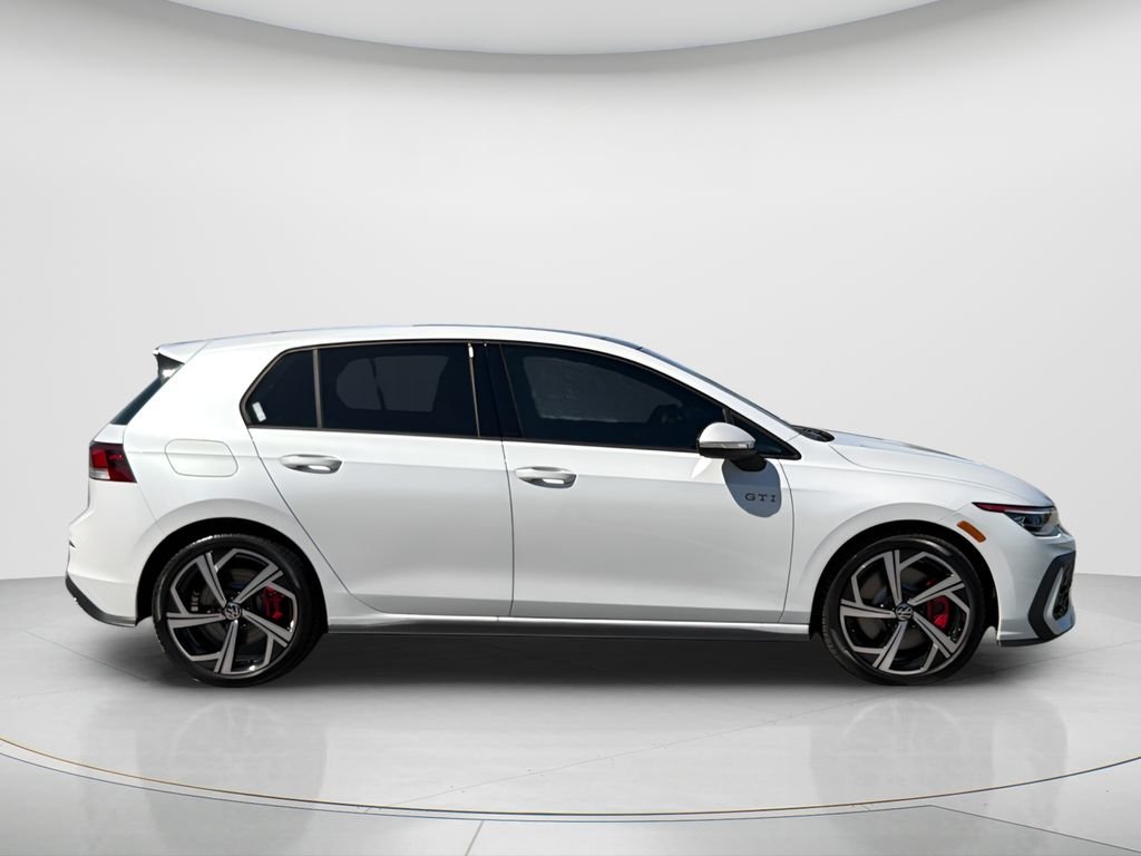 New 2026 Opal White Pearl Volkswagen SE image 4