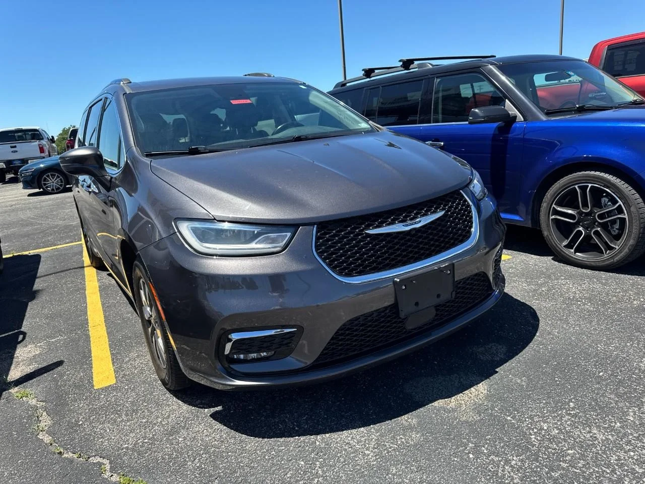 Used 2021 Granite Crystal Clearcoat Metallic Chrysler Touring L FWD image 2