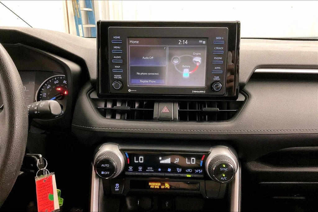 Used 2022 Silver Toyota LE image 35