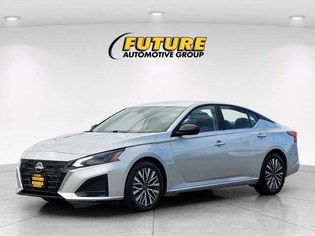 Used 2024 Silver Nissan 2.5 SV image 5