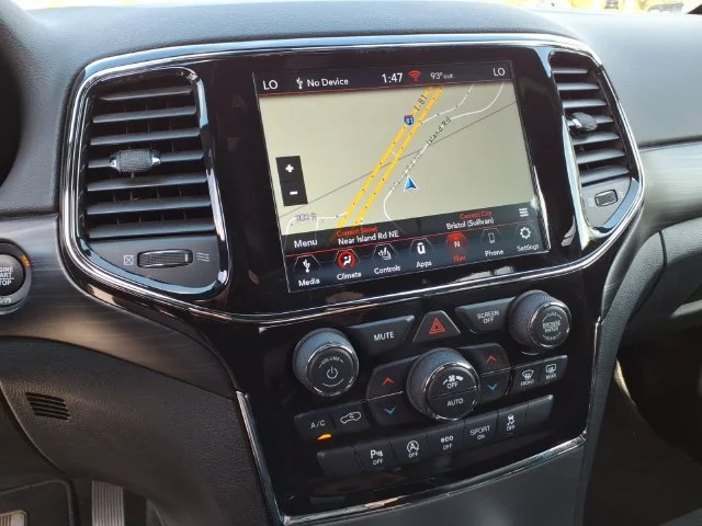 Used 2021 Gray Jeep Laredo X image 27