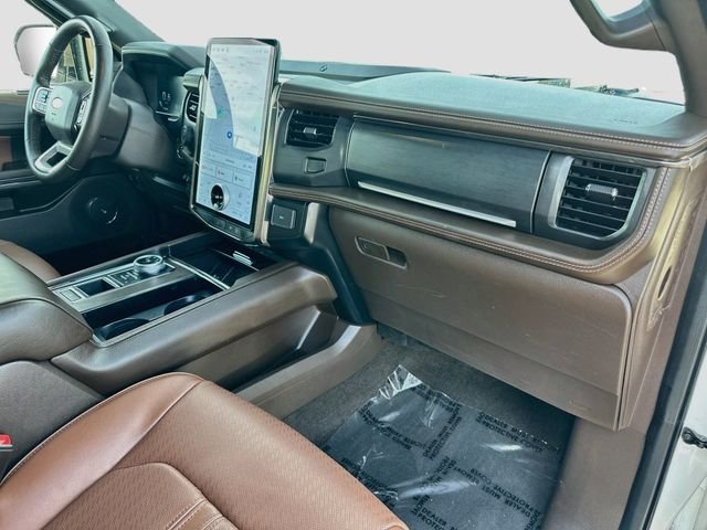 Used 2023 White Ford King Ranch image 31
