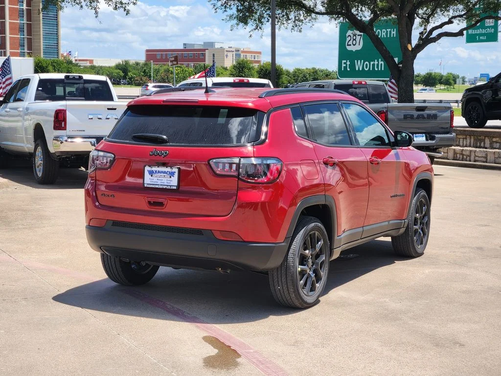 New 2026 Red Hot Pearlcoat Jeep Latitude image 4