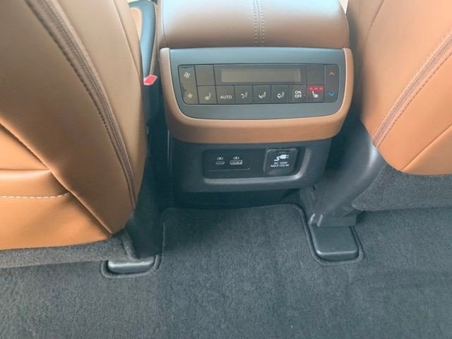 Used 2025 Black Nissan Platinum image 28