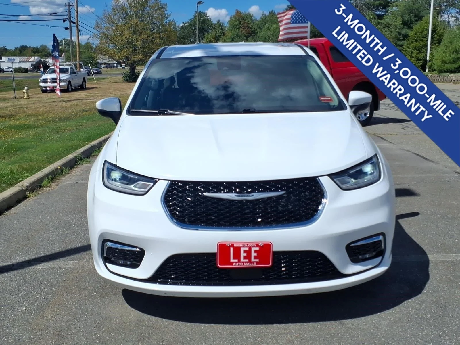 Used 2023 Bright White Clearcoat Chrysler Touring L image 2