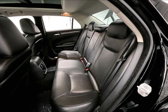 2023 Chrysler 300 Touring L - Photo 23
