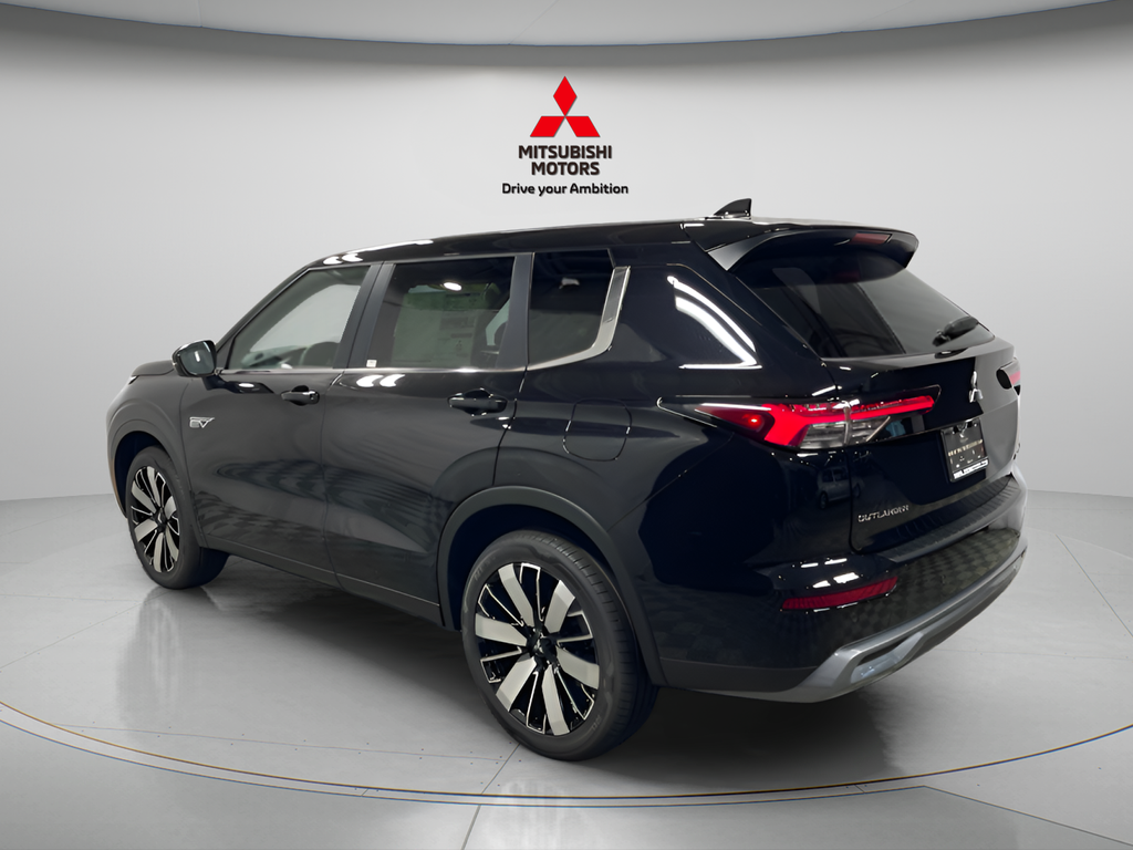 New 2026 Labrador Black Pearl Mitsubishi SE image 4