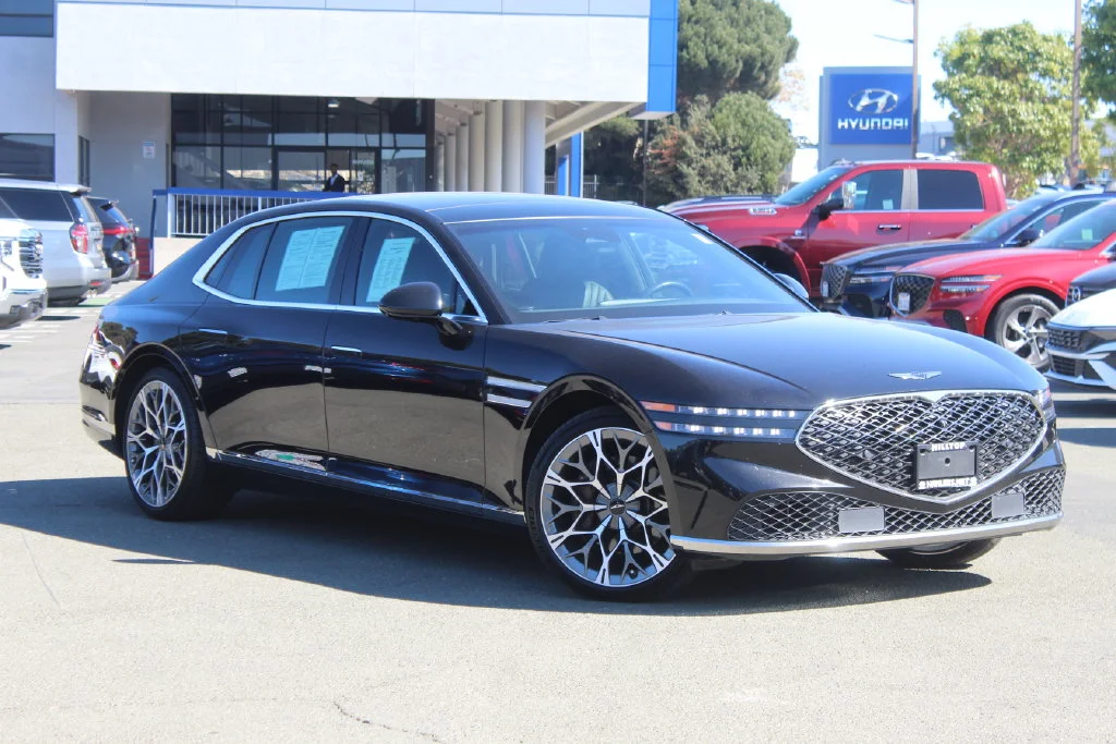 2023 GENESIS G90 Base