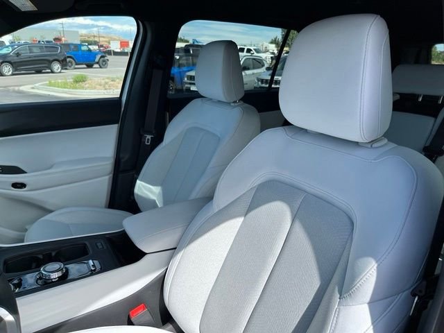 New 2026 Bright White Clearcoat Jeep Laredo image 12