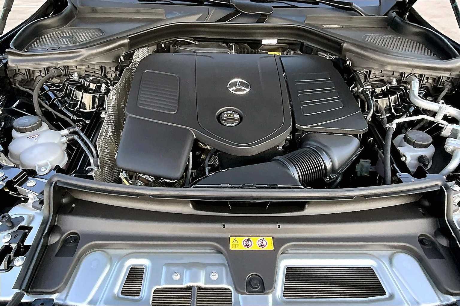 New 2026 Black Mercedes-Benz GLC 300 image 16