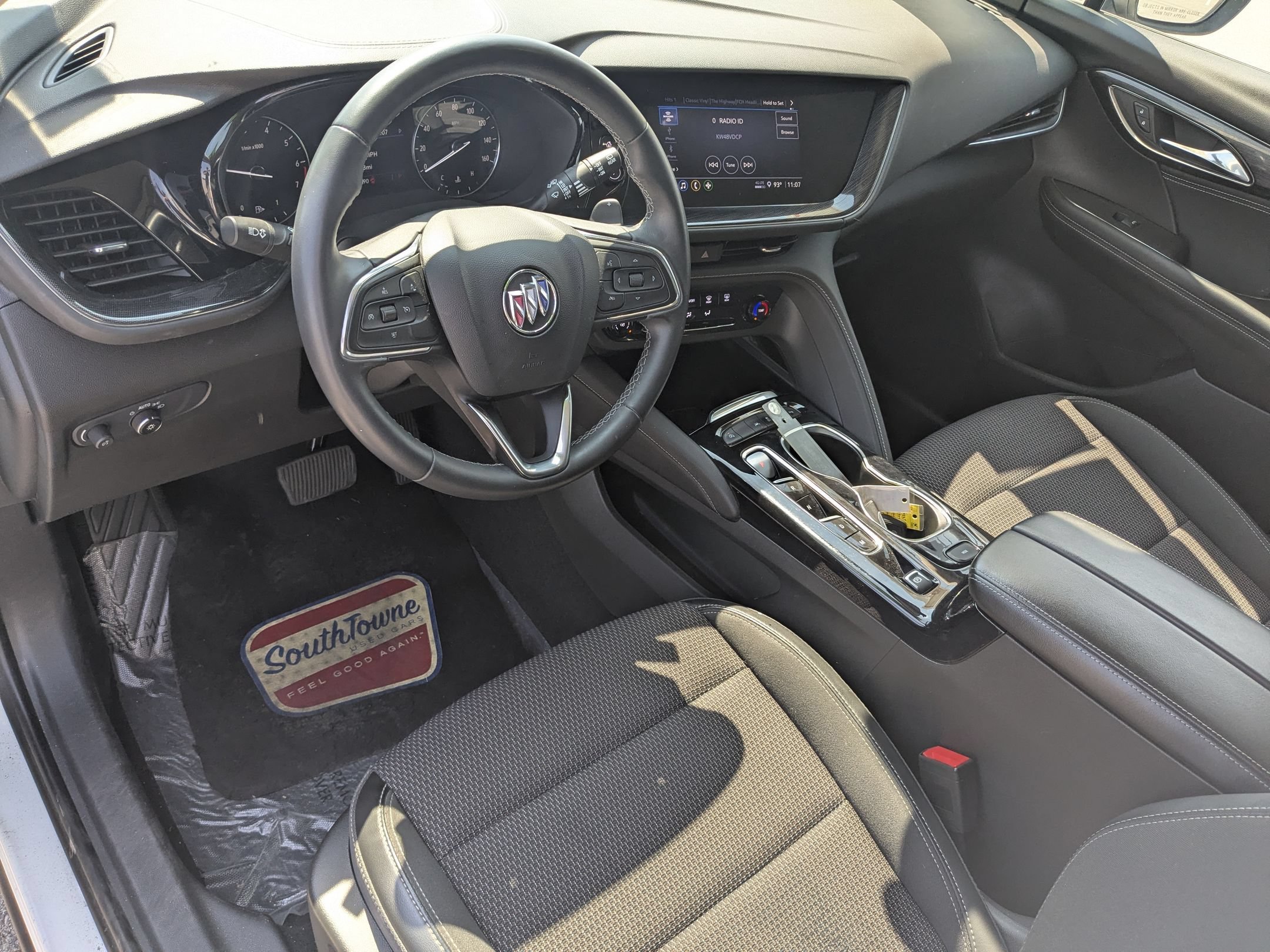 Used 2022 Summit White Buick Preferred image 14