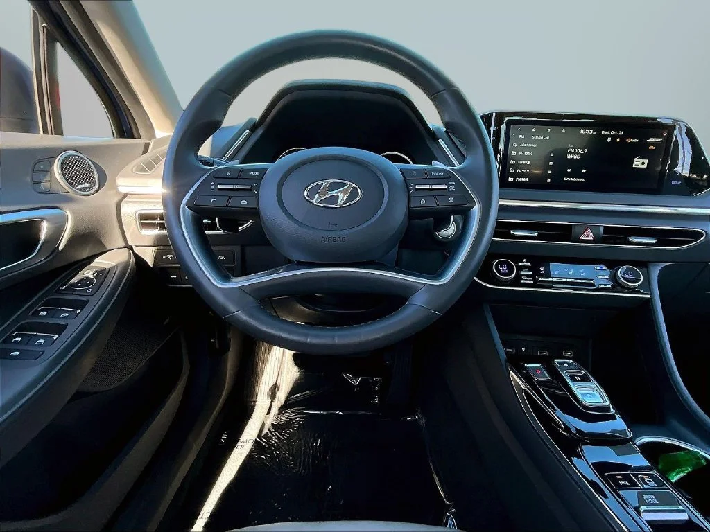 Used 2022 Blue Hyundai Limited image 9