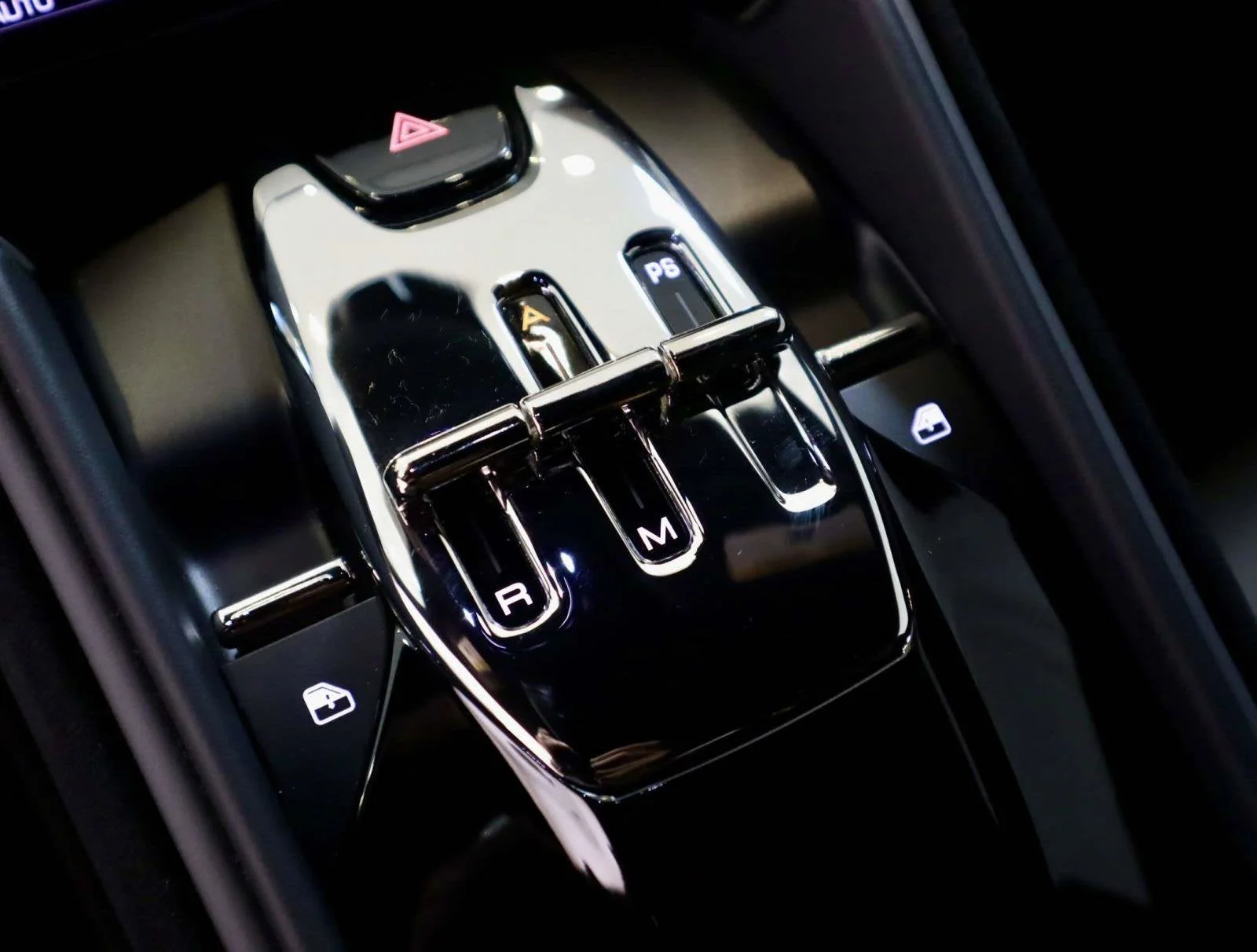 Certified Used 2023 Bianco Avus Ferrari  image 27