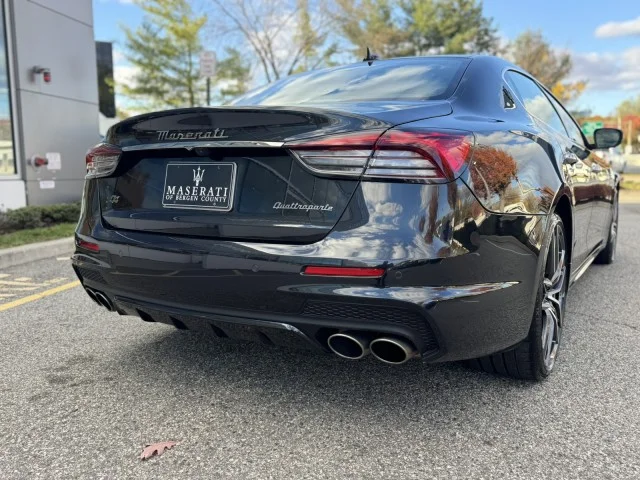 Used 2024 Nero Assoluto Metallic Maserati Modena Ultima Q4 AWD image 7