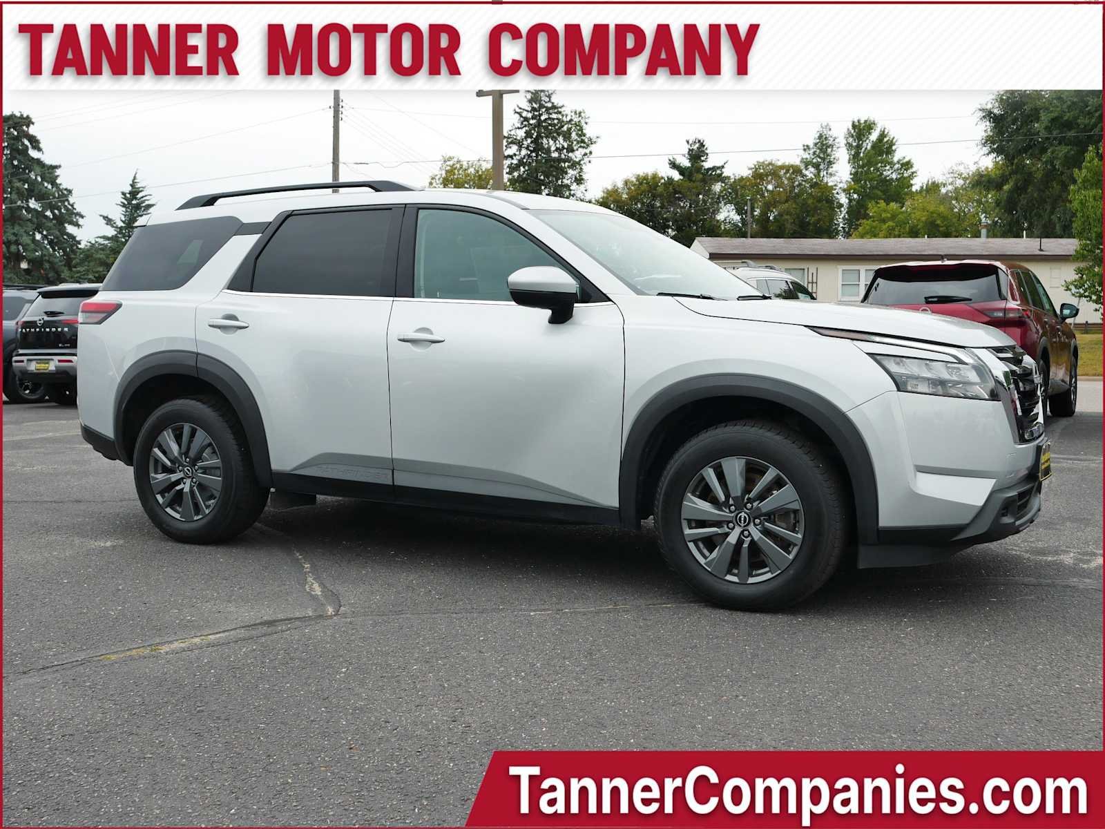 Brilliant Silver Metallic 2023 Nissan Pathfinder SV 4WD SUV / Crossover All-Wheel Drive 9-Speed Automatic