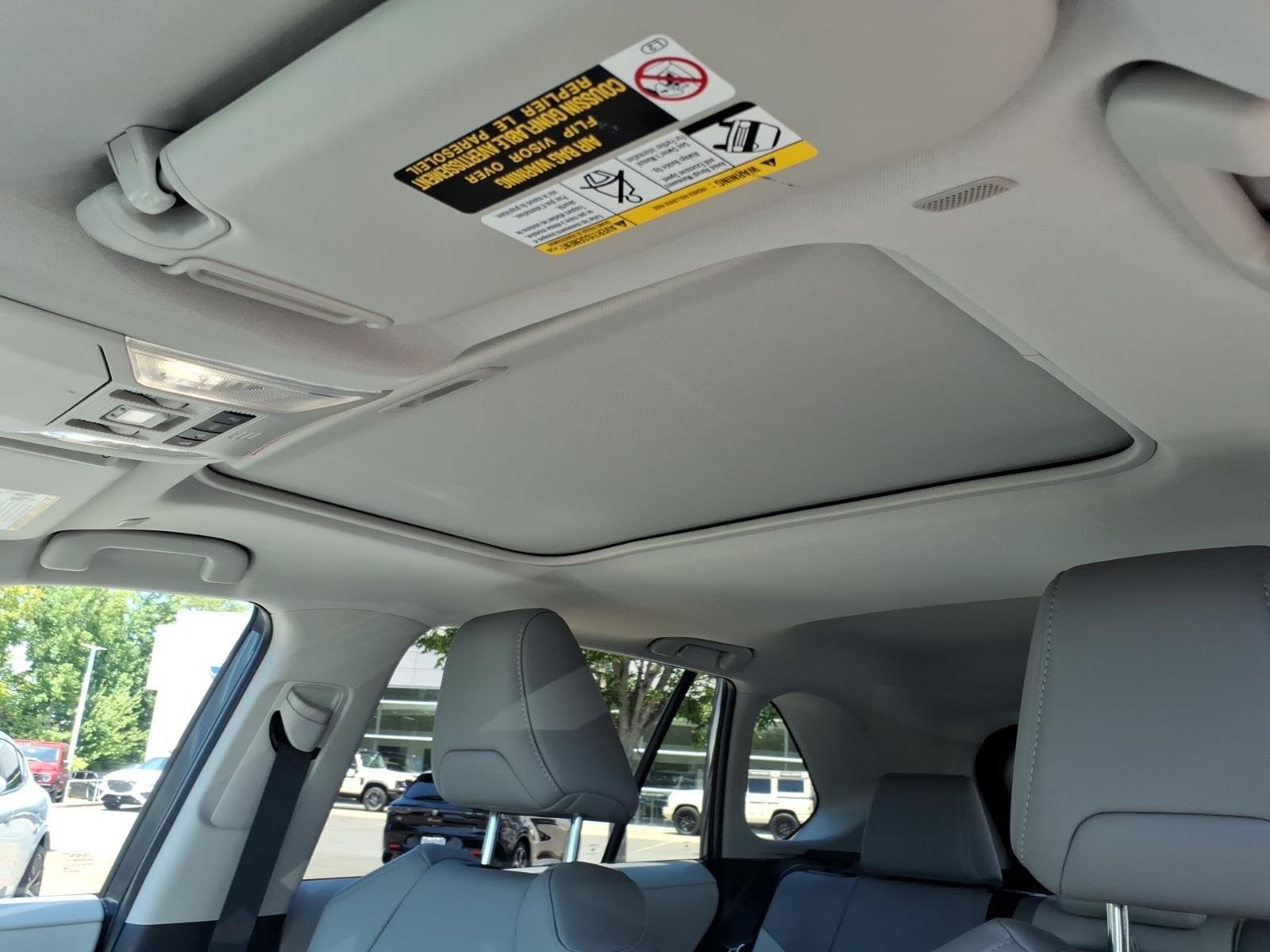 Used 2025 Magnetic Gray Metallic Toyota Hybrid XLE Premium image 6