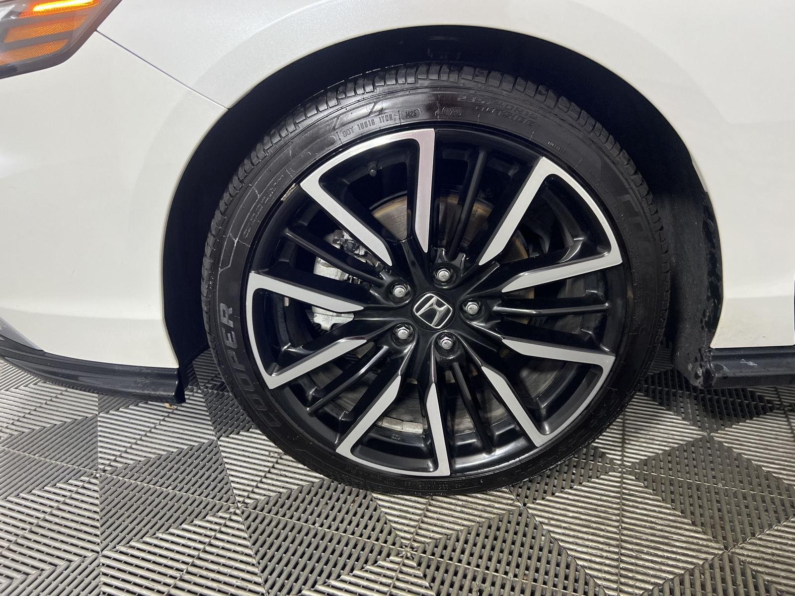 Used 2023 Platinum White Pearl Honda Touring image 23