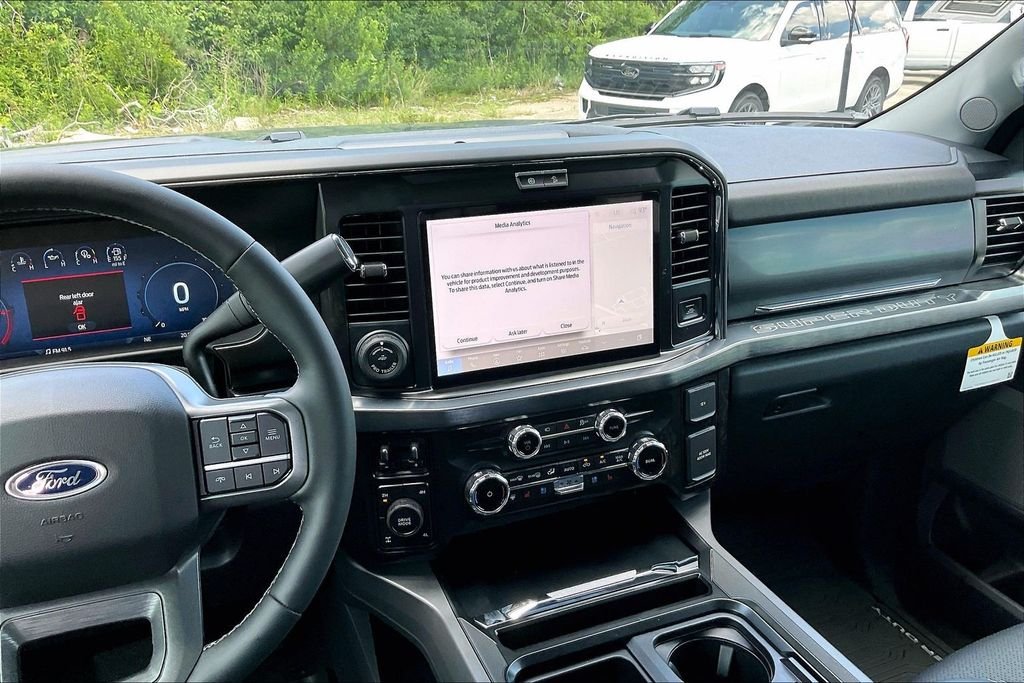 New 2026 Ford Super Duty F-250 Lariat 4D Crew Cab