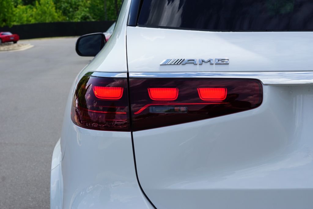 New 2026 MANUFAKTUR Moonlight White Metallic Mercedes-Benz GLS 63 AMG® image 15