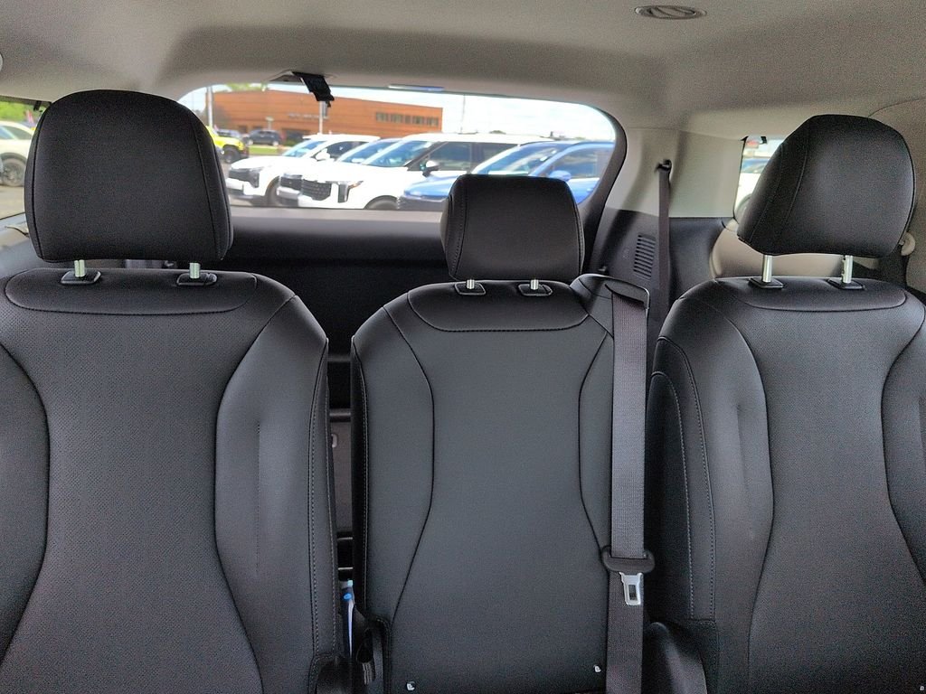 New 2026 Aurora Black Pearl Kia EX image 8