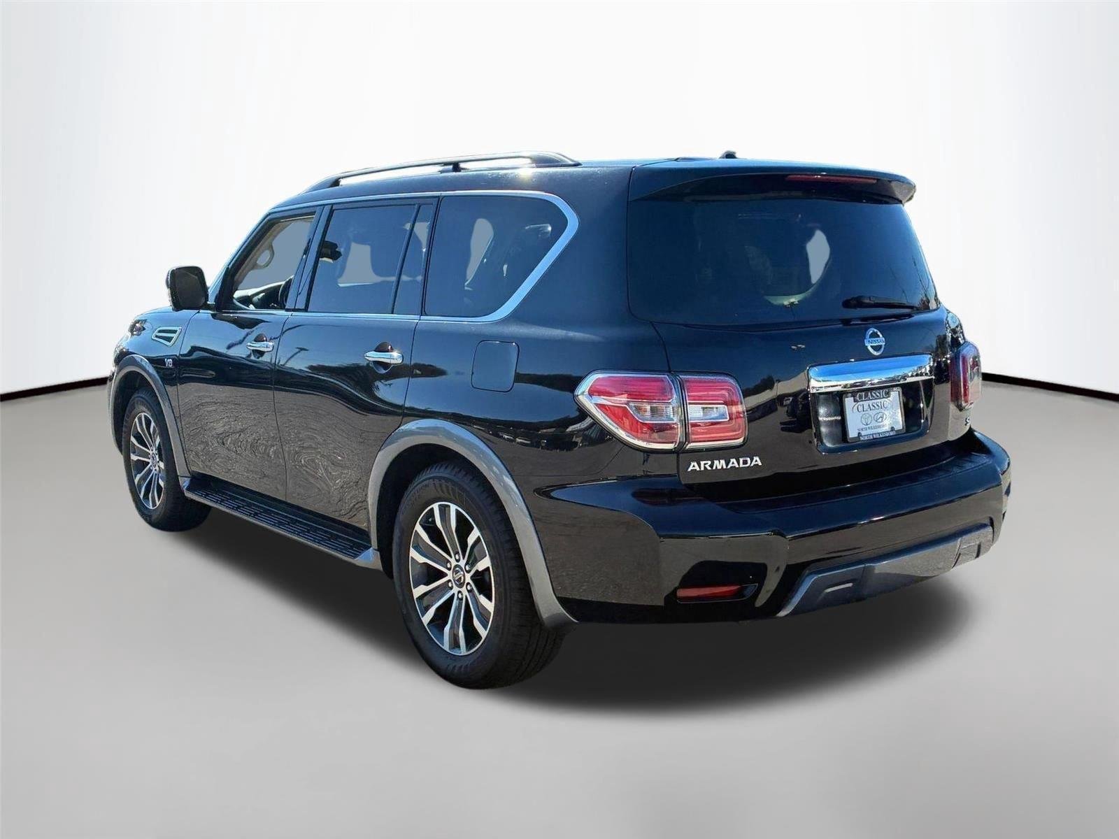 Used 2020 Super Black Nissan SL image 7