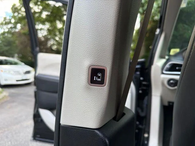 Used 2021 Black Chrysler LXI image 29