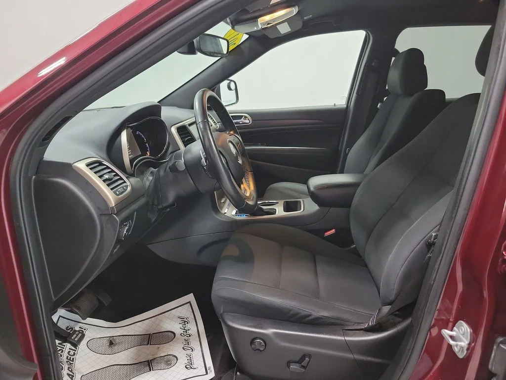 Used 2017 Red Jeep Laredo image 2