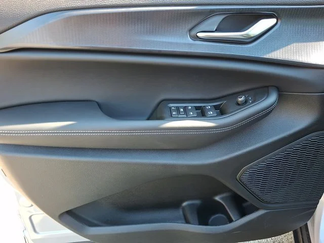 New 2025 Silver Jeep Laredo X image 12