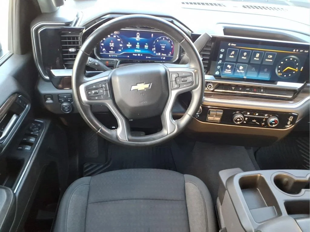 Used 2024 White Chevrolet LT image 17
