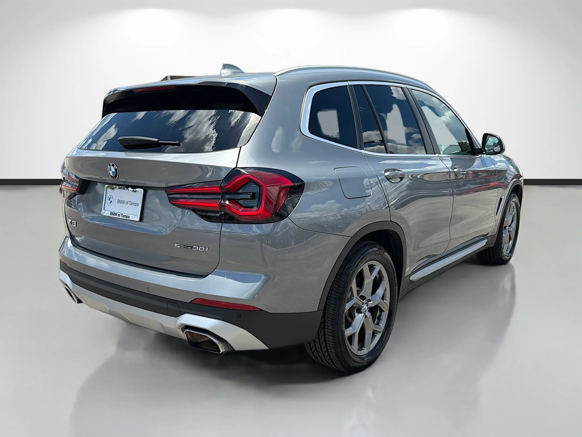 Used 2023 Skyscraper Gray Metallic BMW sDrive30i image 3