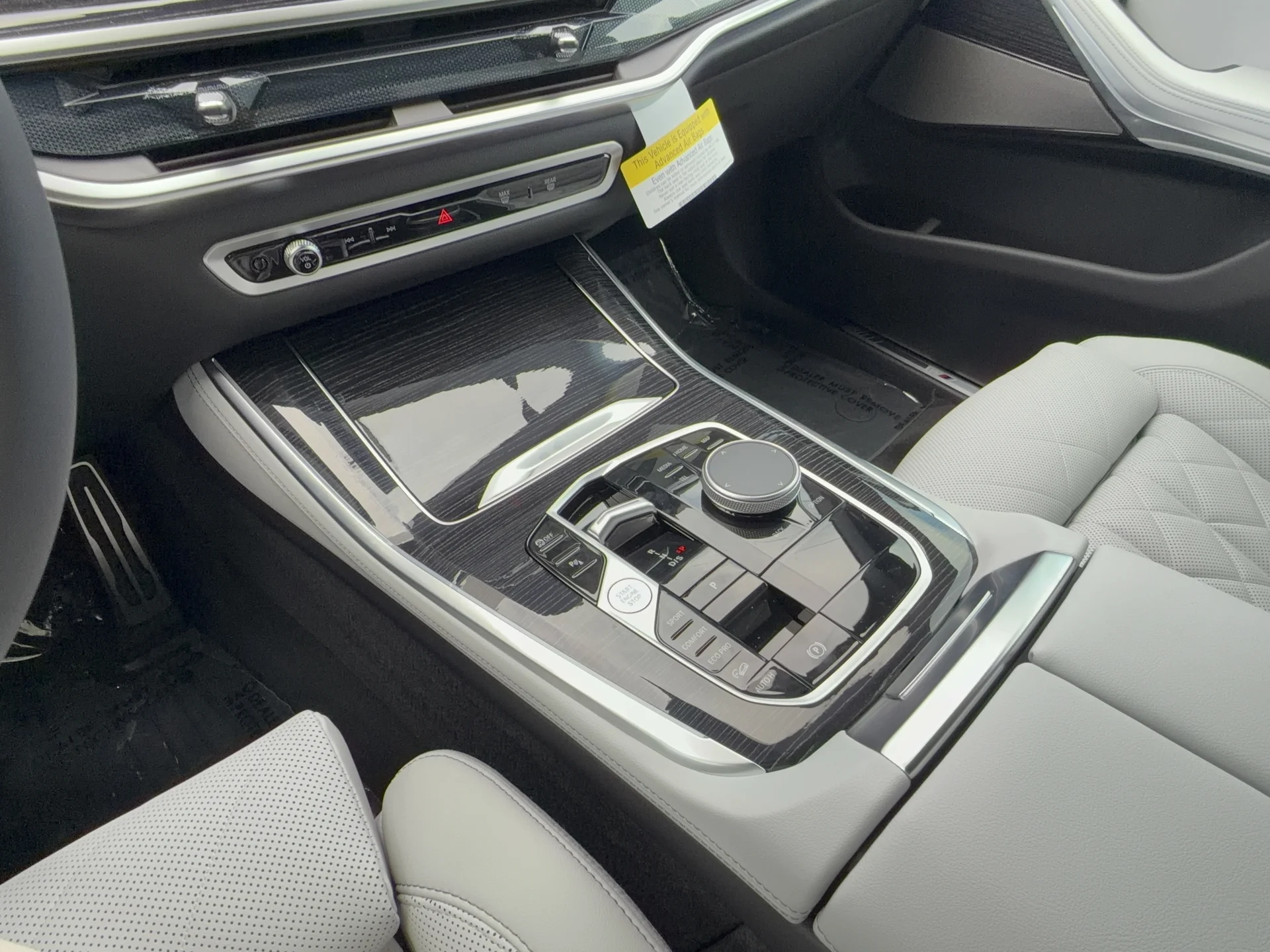 New 2026 Carbon Black Metallic BMW xDrive40i image 21