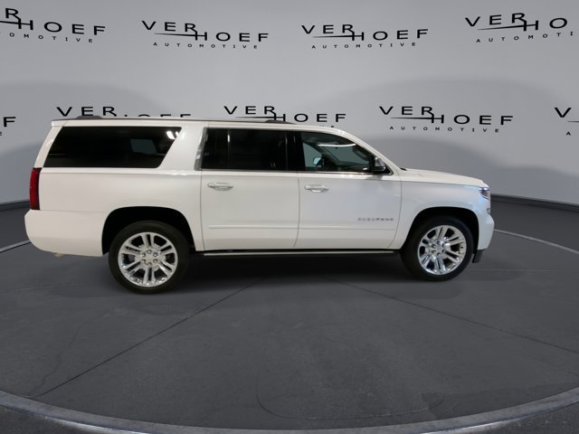 Used 2020 Iridescent Pearl Tricoat Chevrolet Premier image 9