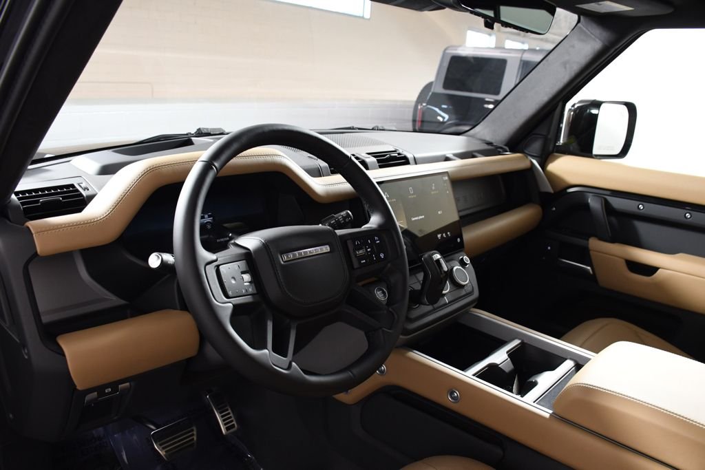 New 2026 Santorini Blk Land Rover X image 12