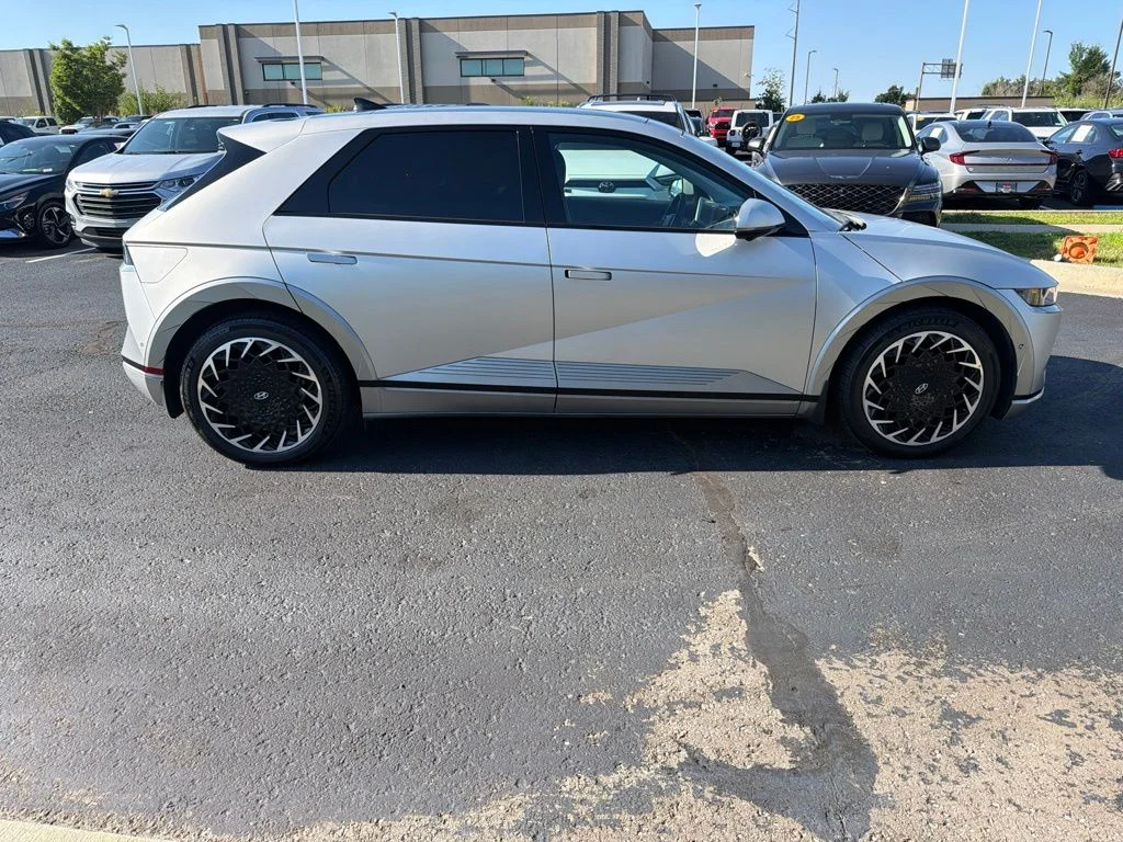 Used 2023 Gold Hyundai Limited image 8