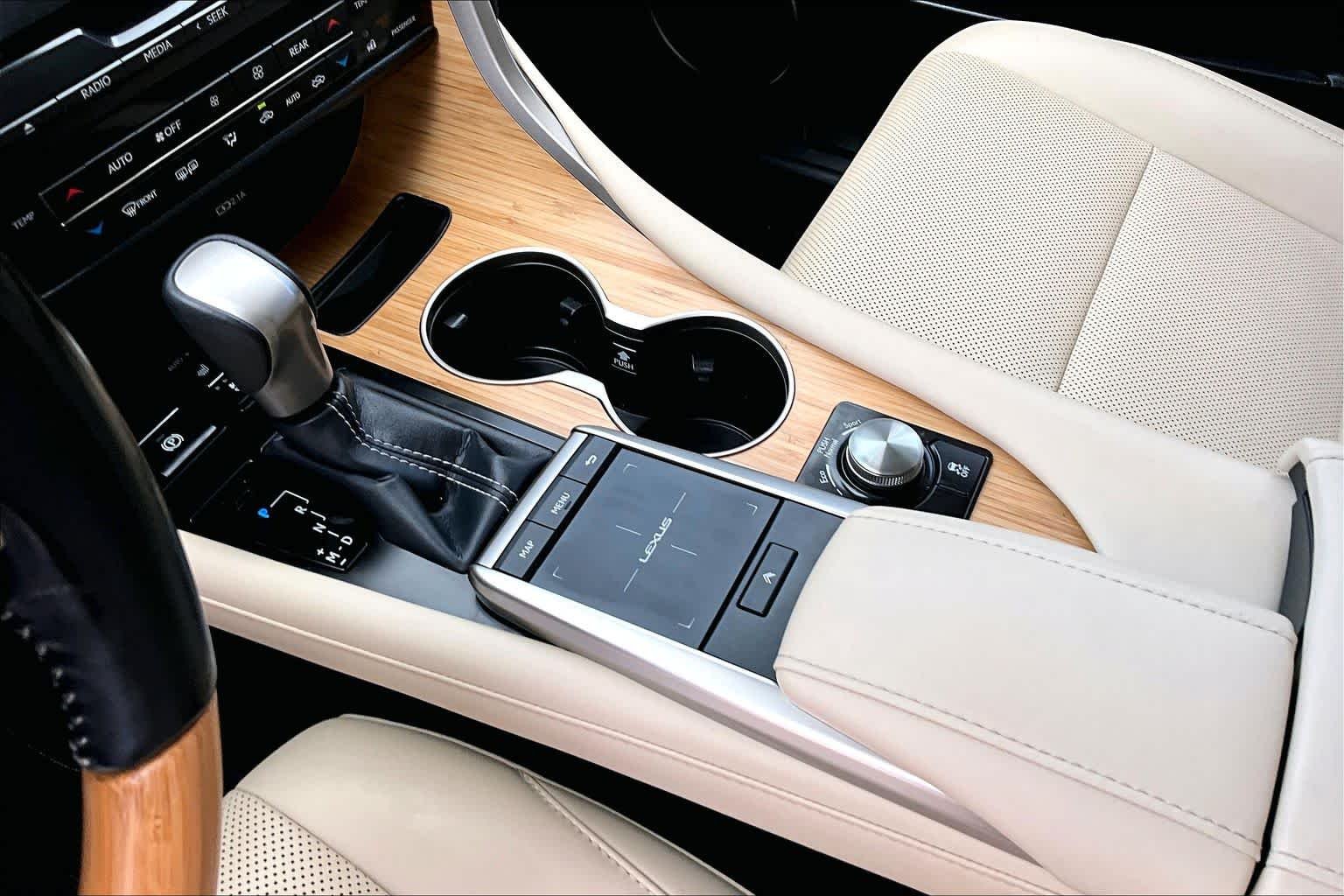 Used 2022 Eminent White Pearl Lexus  image 17