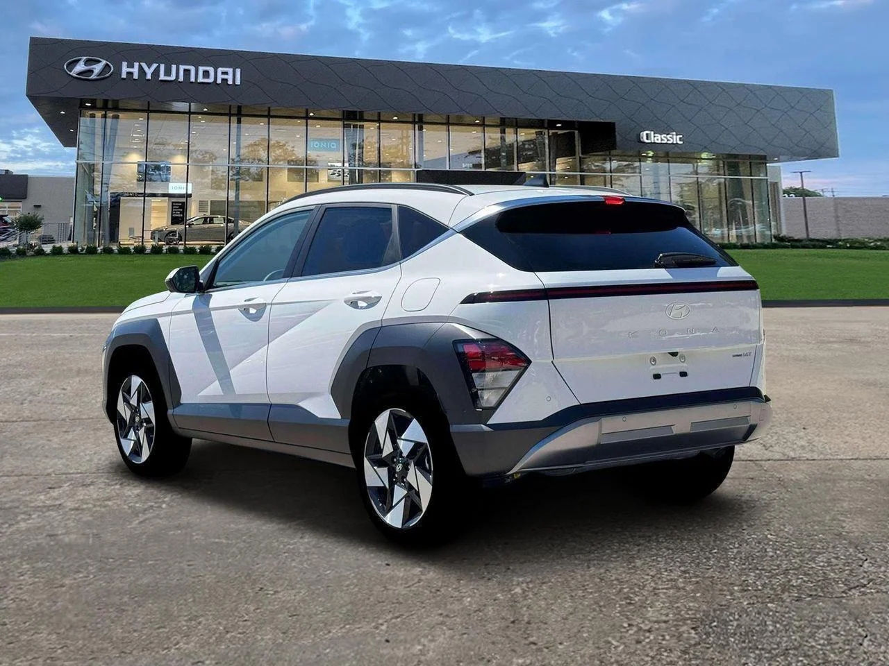 New 2026 Atlas White Hyundai Limited image 5