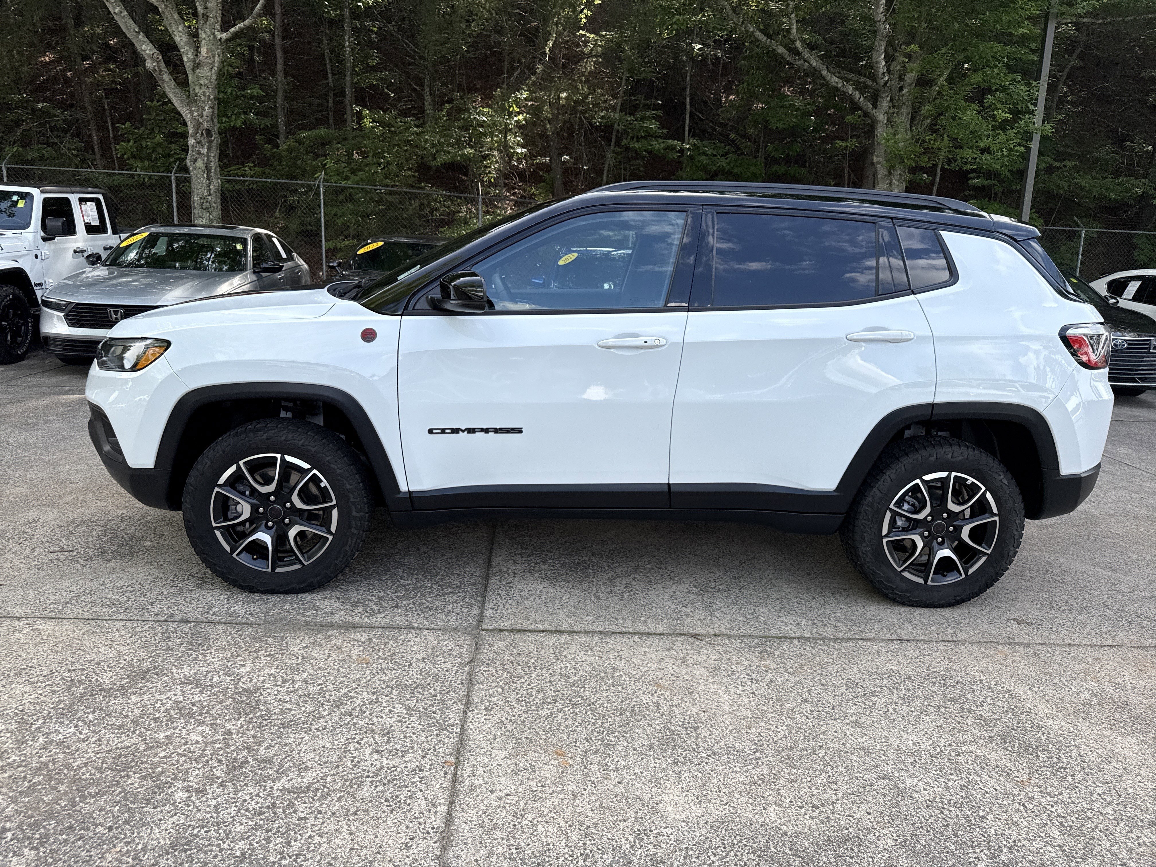 Used 2025 Bright White Clearcoat Jeep Trailhawk image 4