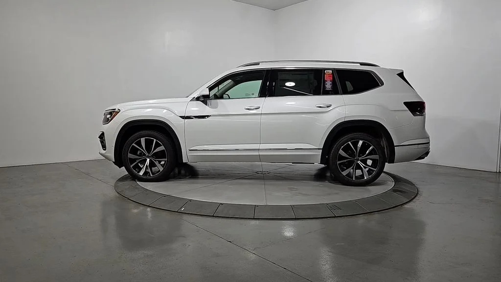 New 2026 White/off-white Volkswagen 2.0T SEL Premium R-Line image 2