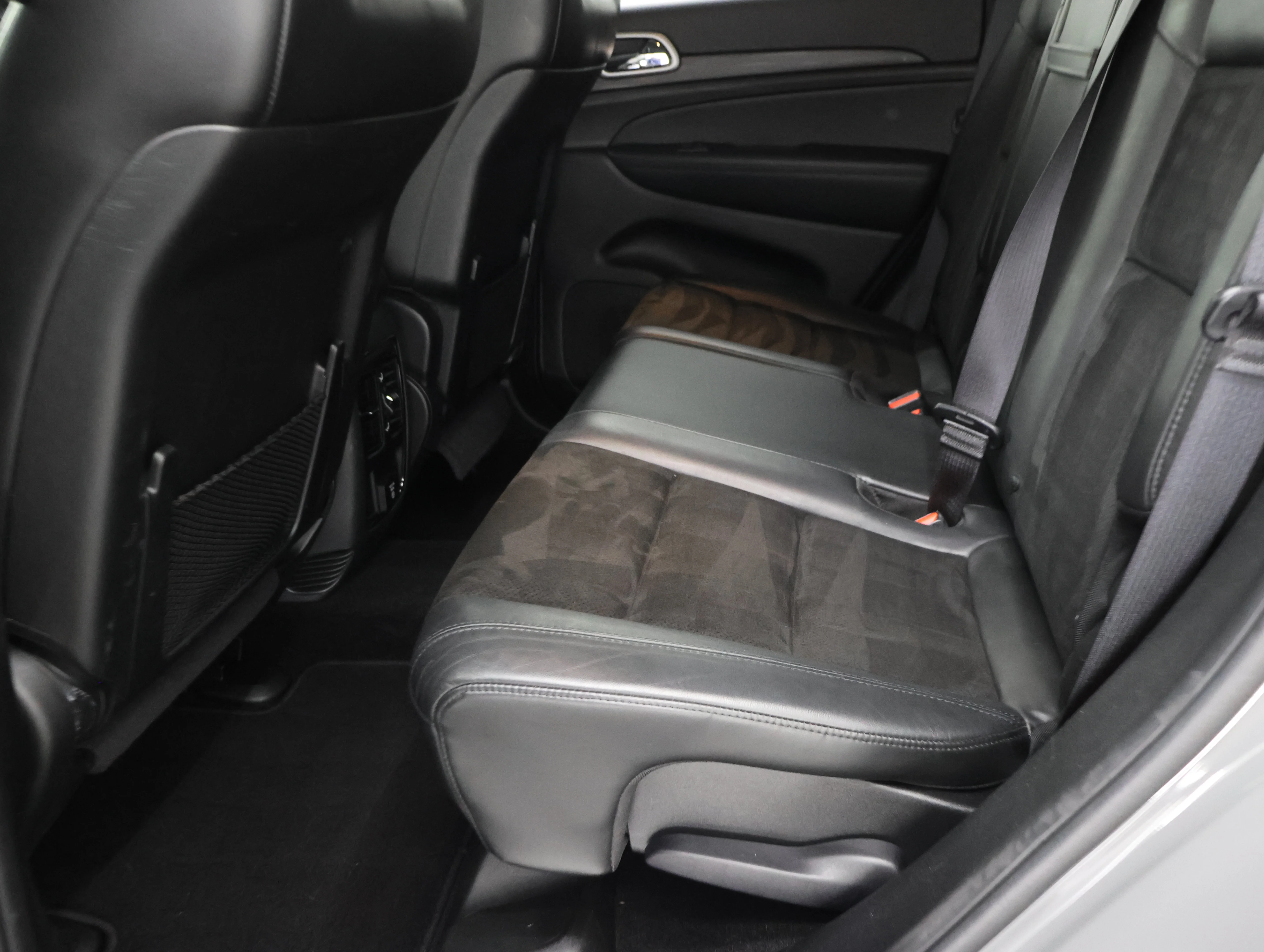 Used 2020 Sting-Gray Clearcoat Jeep Altitude image 35