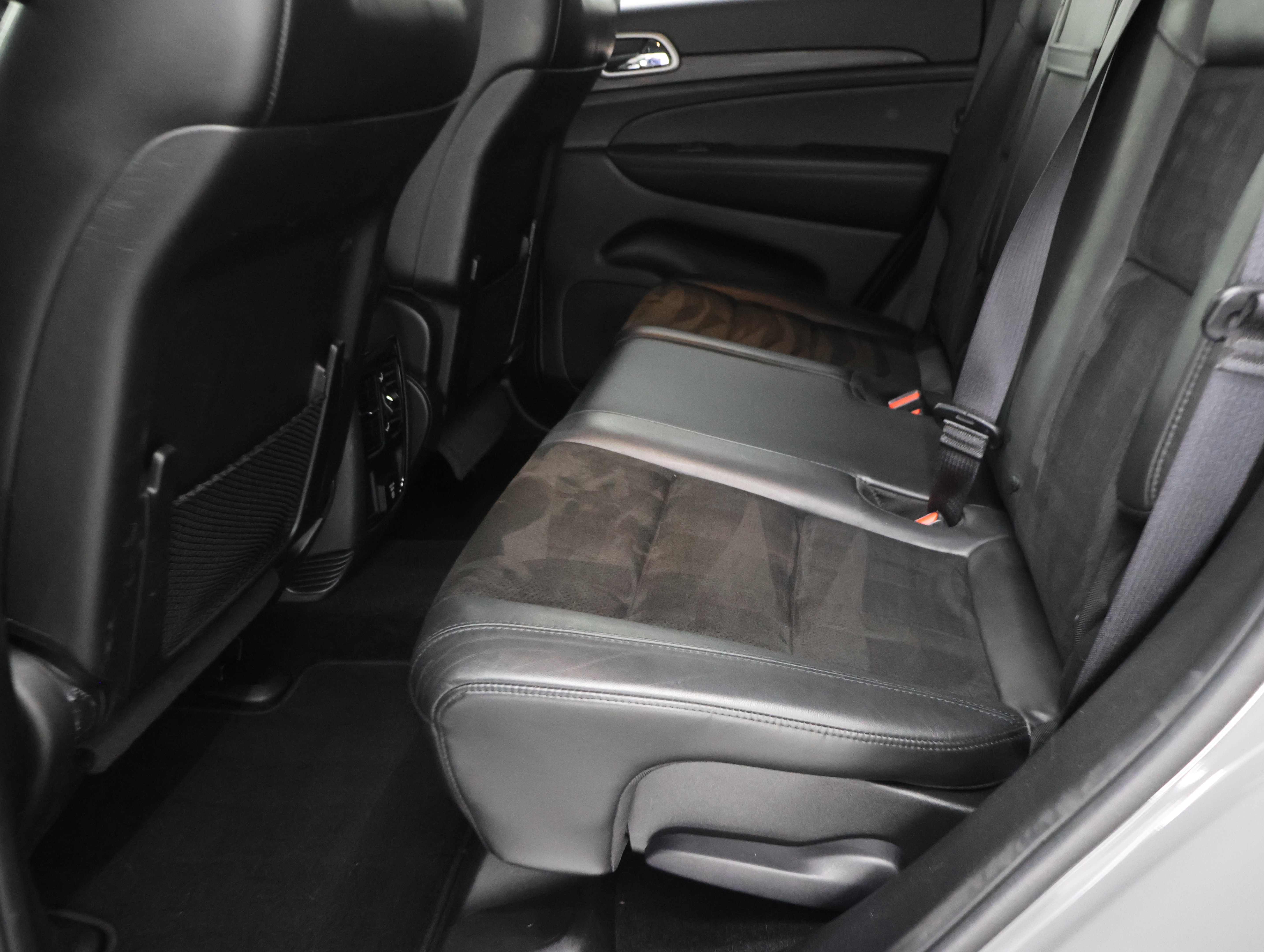 Used 2020 Sting-Gray Clearcoat Jeep 4x4 Altitude: ALTITUDE-4WD-NAV-MOON-HEATED SEATS-BACKUP CAM-1 OWNER image 35
