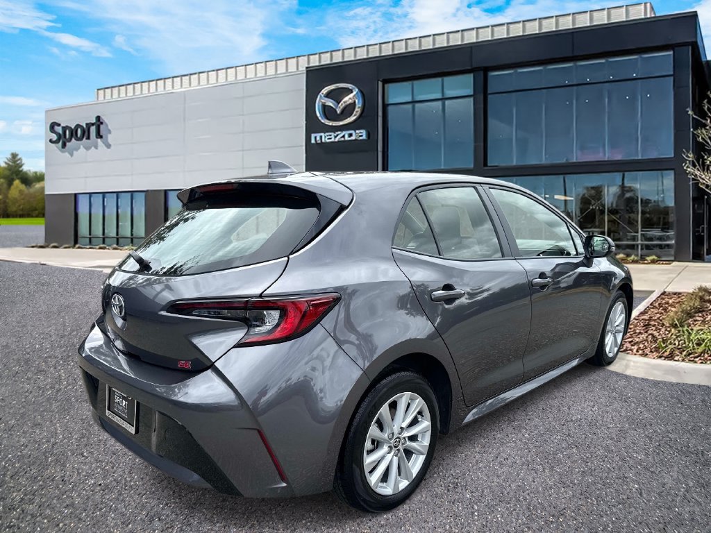 Used 2025 Gray Toyota SE image 3