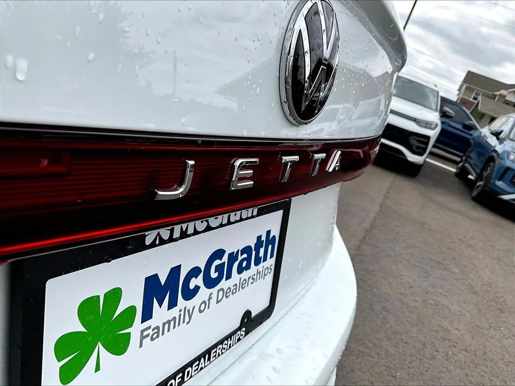 New 2026 Pure White Volkswagen 1.5T Sport image 9