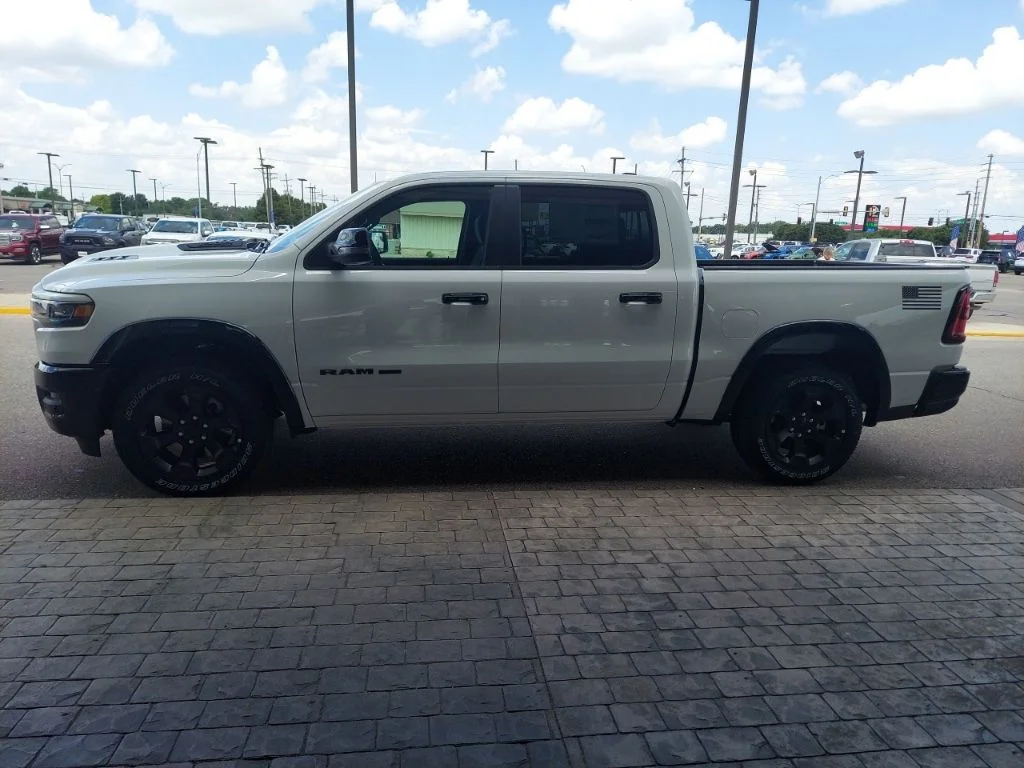 New 2026 Bright White Clear-Coat Exterior Paint RAM Big Horn/Lone Star image 4
