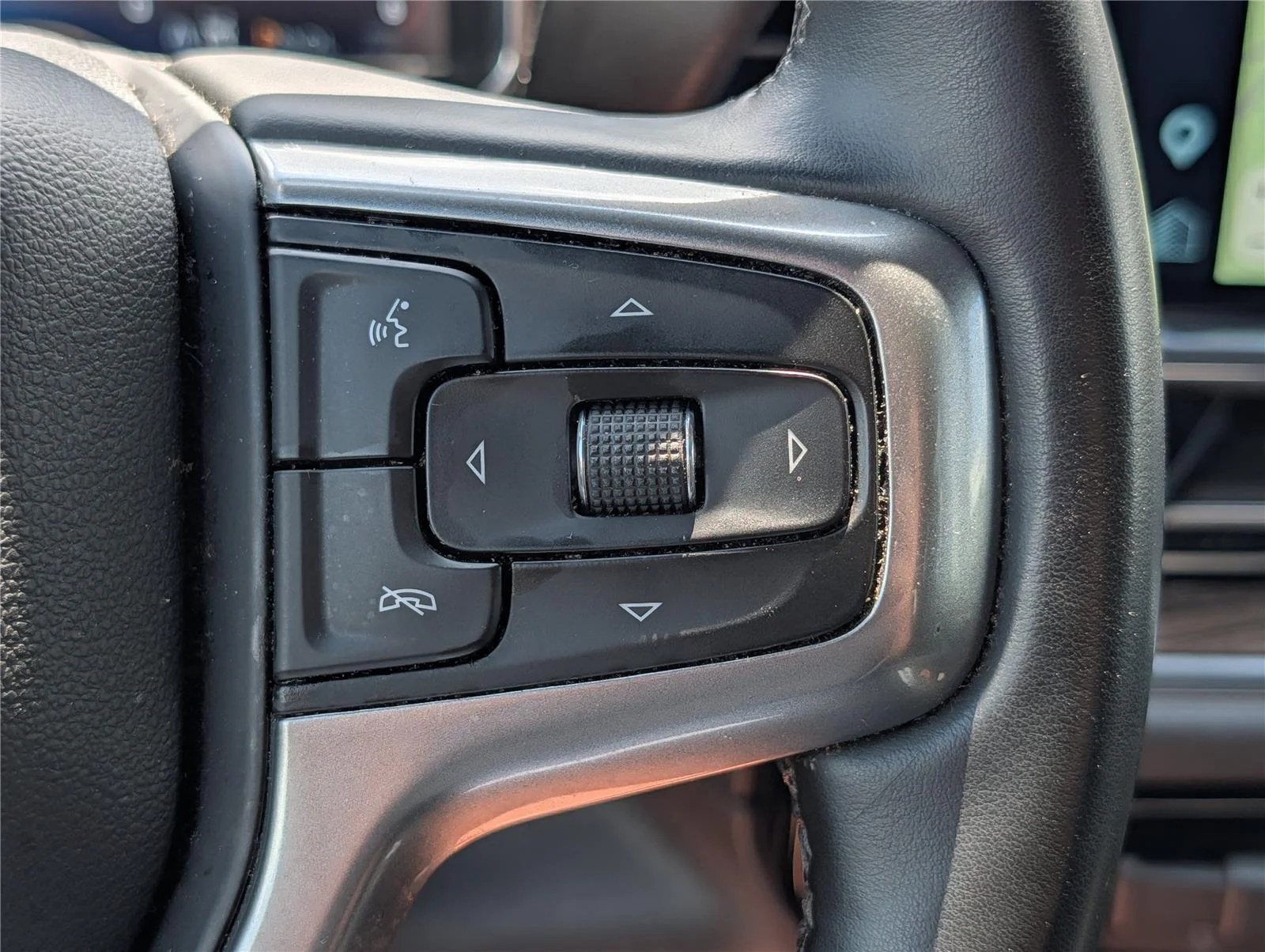 Used 2025 Cypress Gray Chevrolet LT image 24