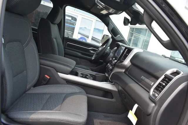 New 2026 Diamond Black Crystal Pearl-Coat Exterior Paint RAM Big Horn/Lone Star image 16