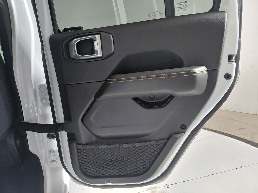 Certified Used 2025 White/off-white Jeep Sahara image 17