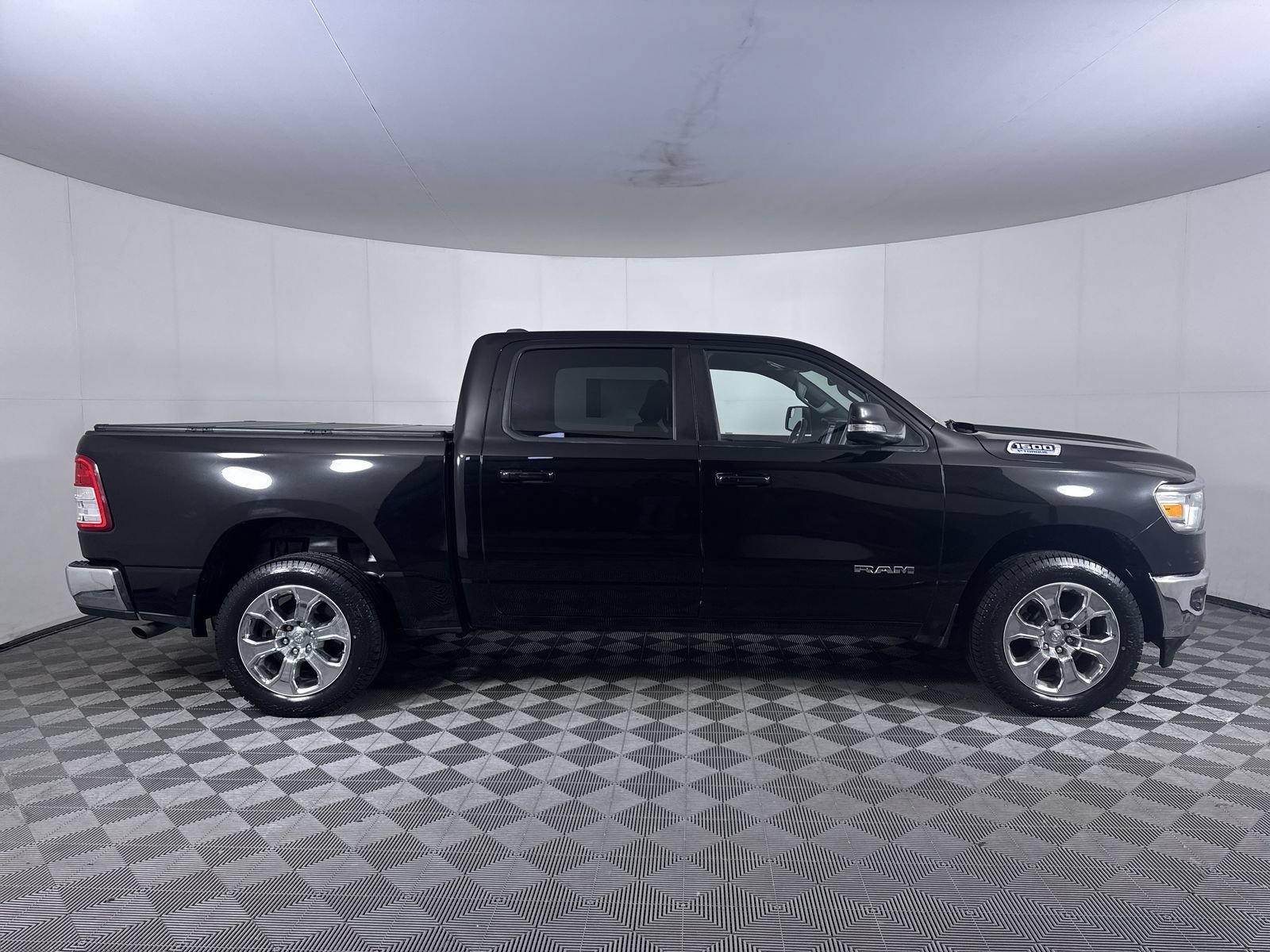 Used 2022 Diamond Black Crystal Pearlcoat Ram Big Horn image 10