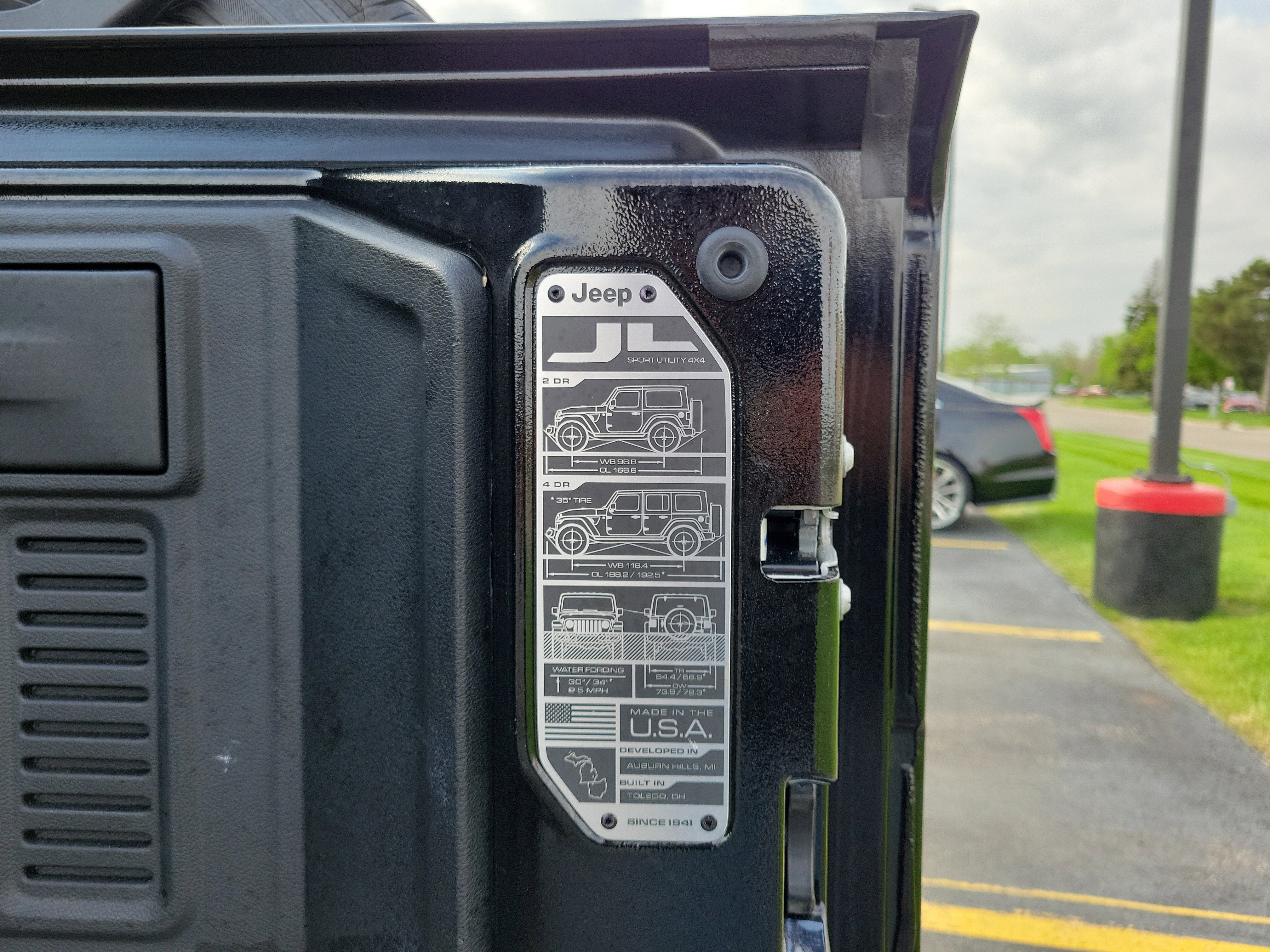 2025 Jeep Wrangler 4-Door Sahara - Photo 8