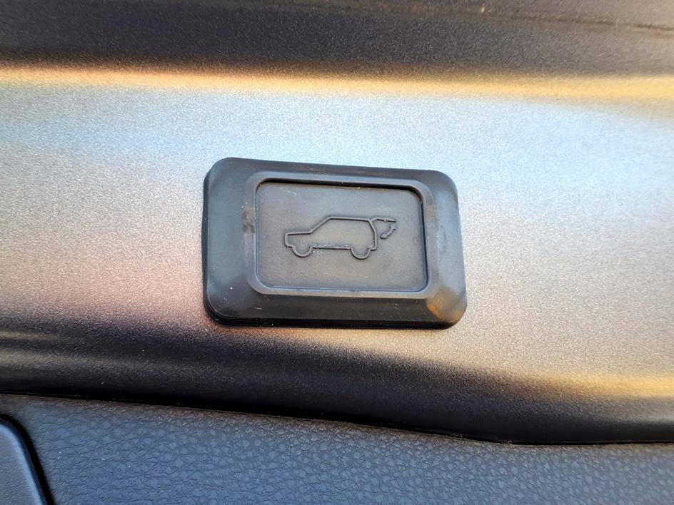Used 2021 Magnetic Gray Metallic/Midnight Black Metallic Toyota Hybrid XSE image 6
