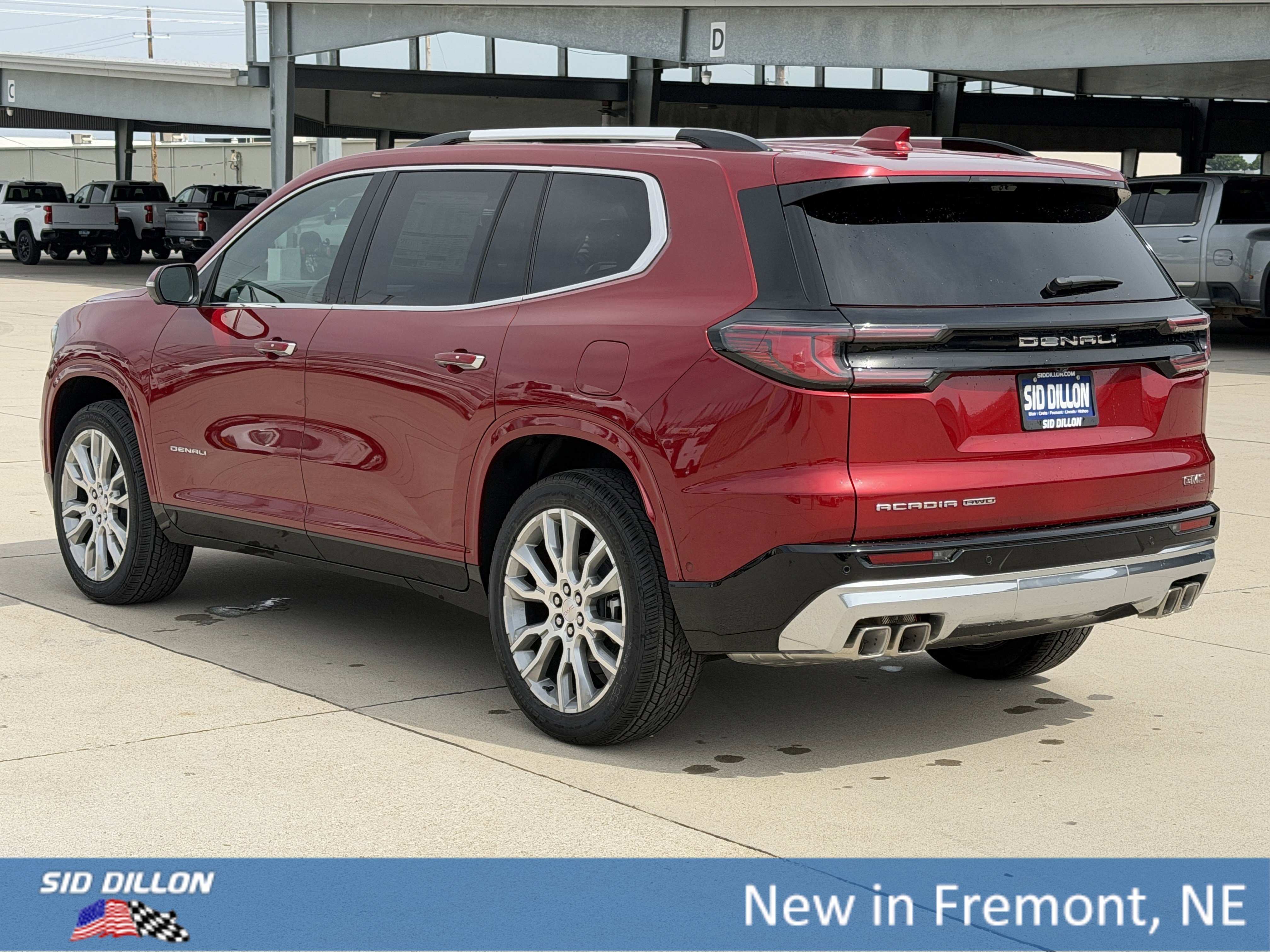 2026 GMC Acadia Denali - Photo 8